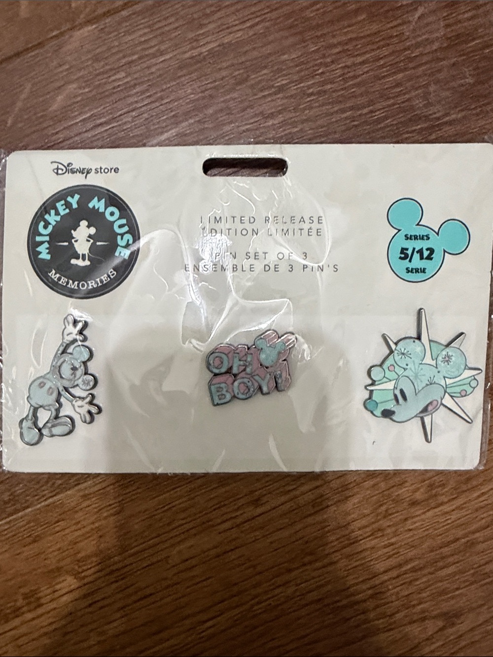 Disney Store Mickey Mouse Memoriee 3-Pin Set in Mint & Pink